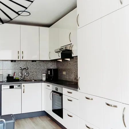Lubu Central, Cozy, With Workspace And Parking * Ludwigsbourg