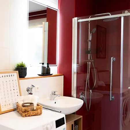 Lubu Central, Cozy, With Workspace And Parking Апартаменты *