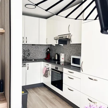 Lubu Central, Cozy, With Workspace And Parking Appartement